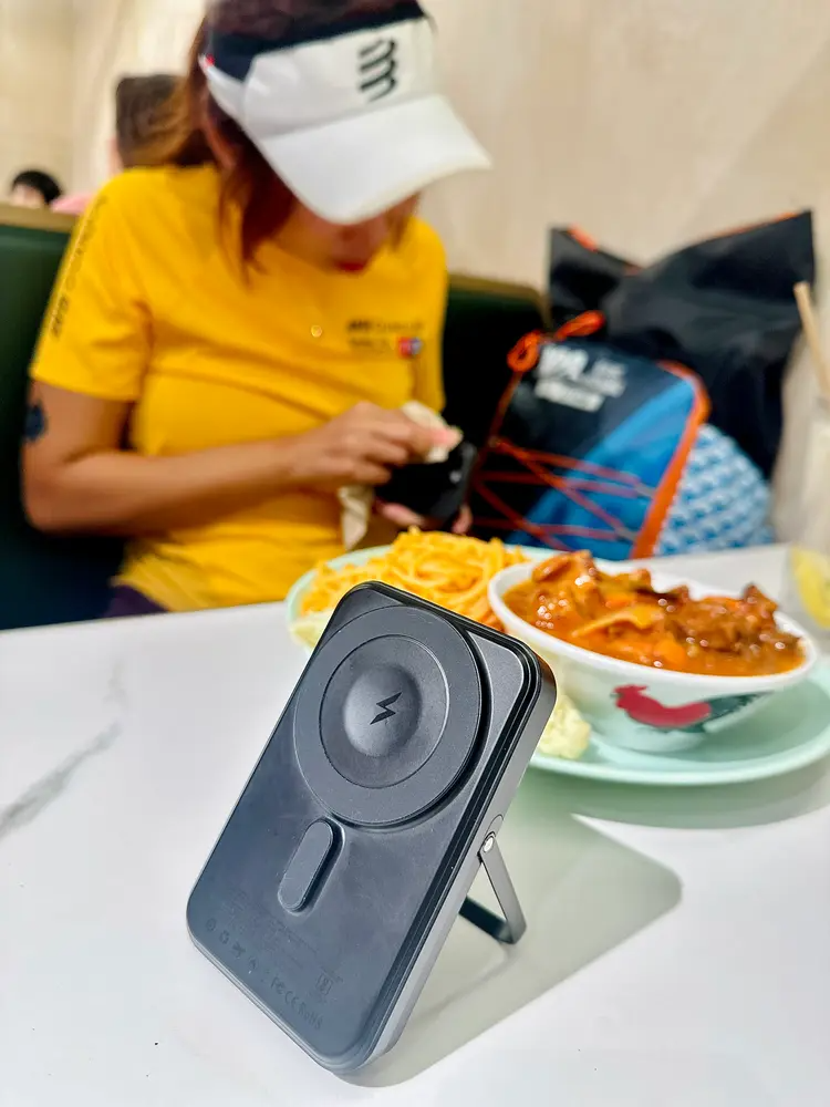AMAZINGTHING THUNDER GO MAGSTAND 10000mAh POWER BANK