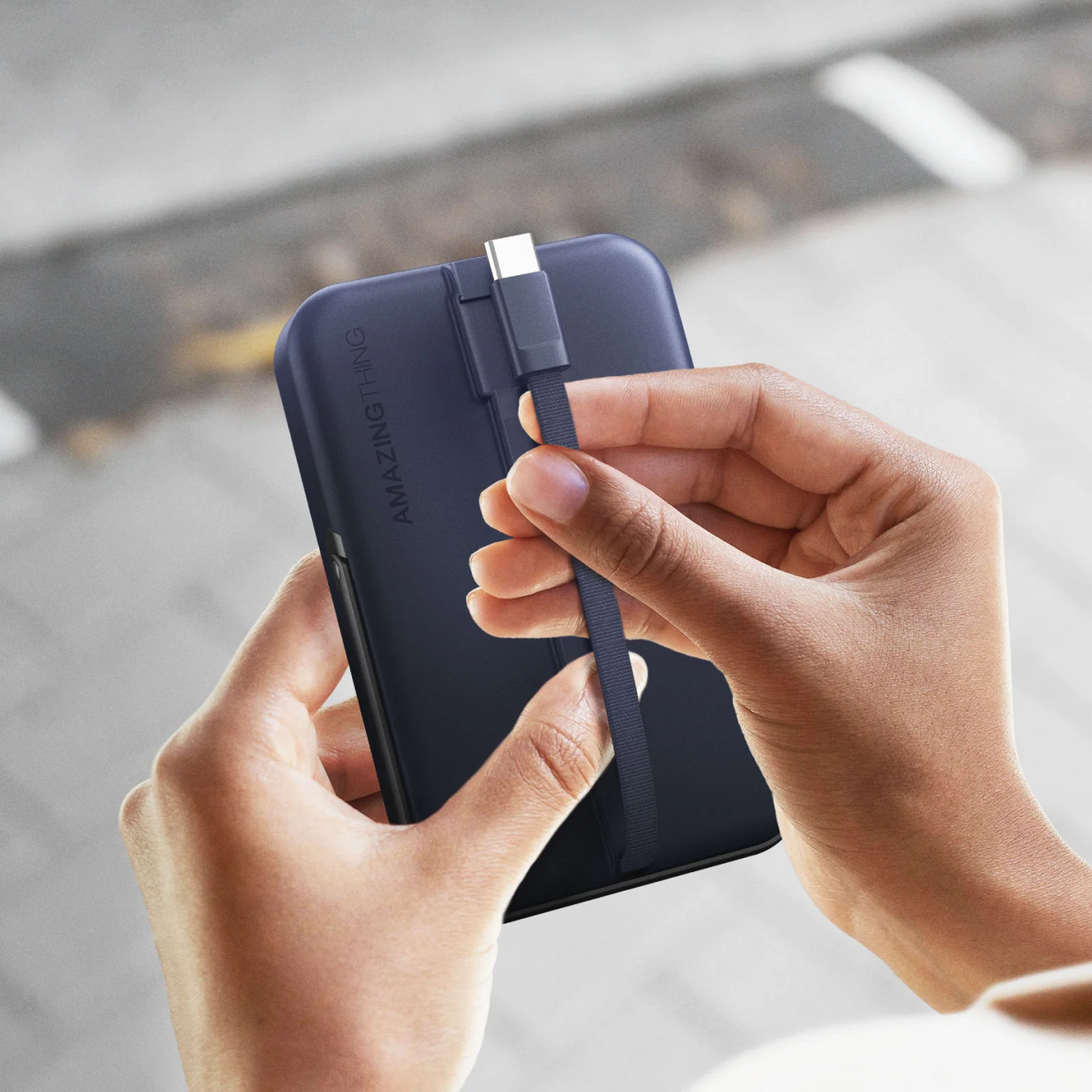 AMAZINGTHING THUNDER GO MAGSTAND 10000mAh POWER BANK