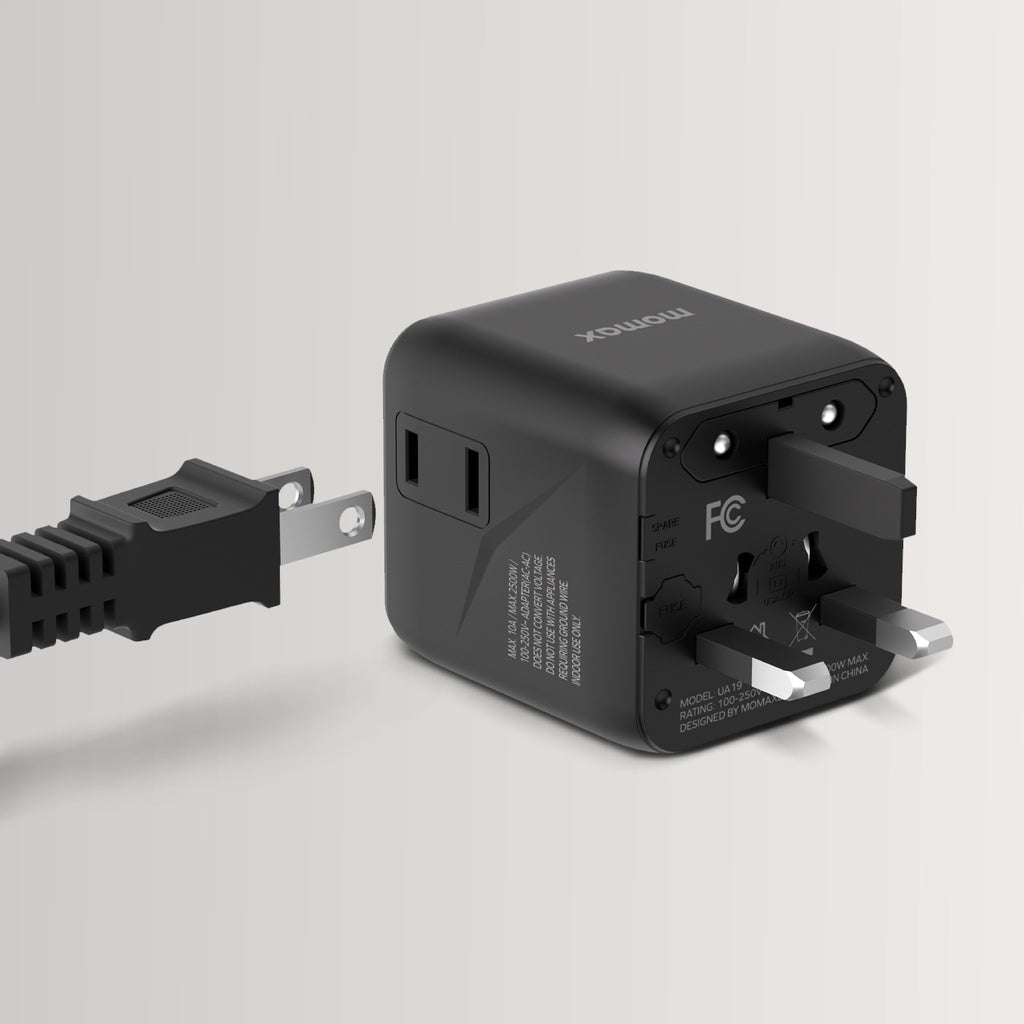 MOMAX 1-WORLD 20W TRAVEL ADAPTOR