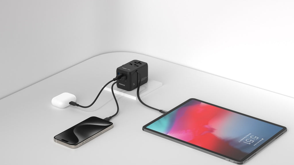 MOMAX 1-WORLD 25W 3 PORT WITH BUILT-IN USB-C CABLE AC TRAVEL ADAPTOR
