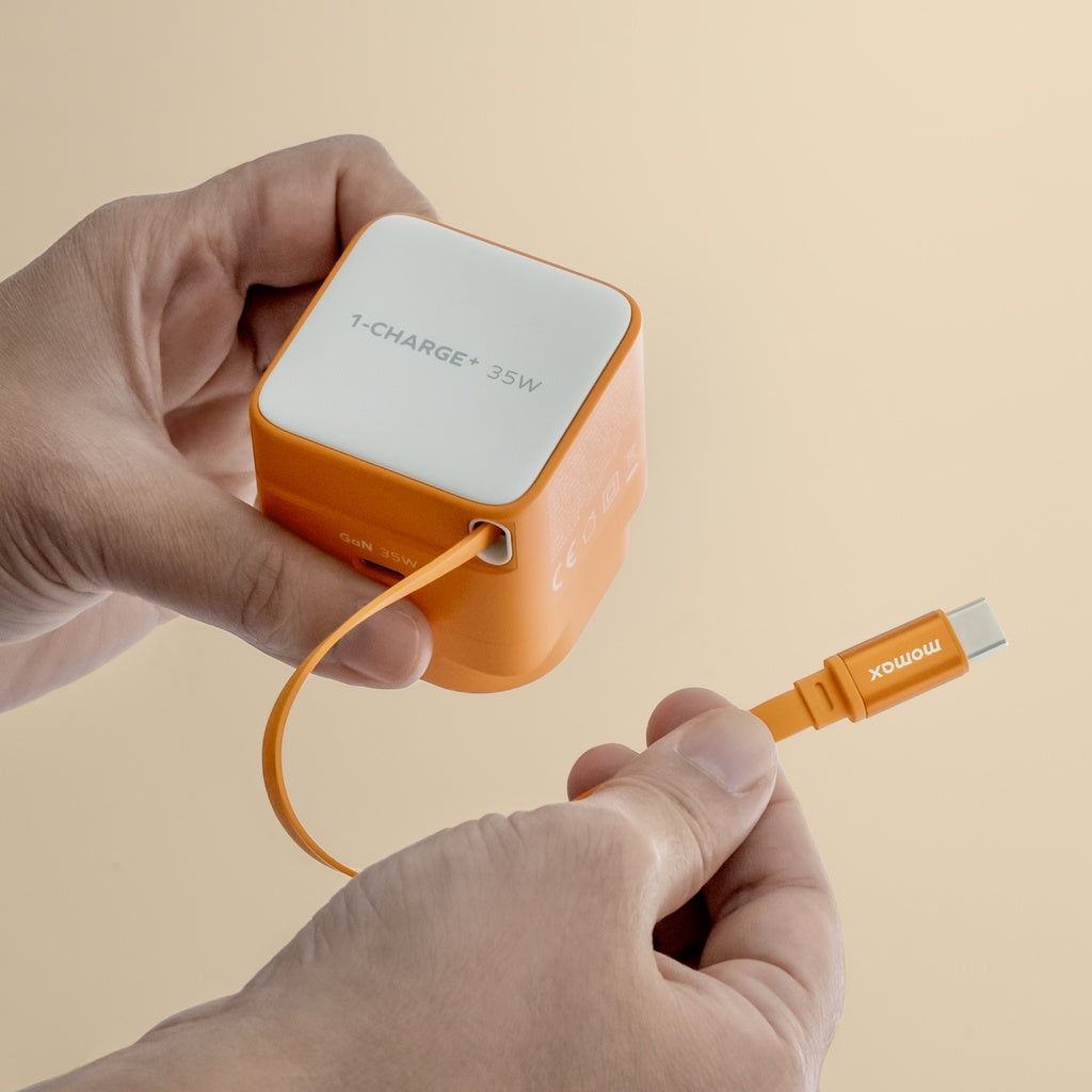 MOMAX 1-CHARGE 35W GAN 1 PORT CHARGER WITH BUILT-IN USB-C CABLE
