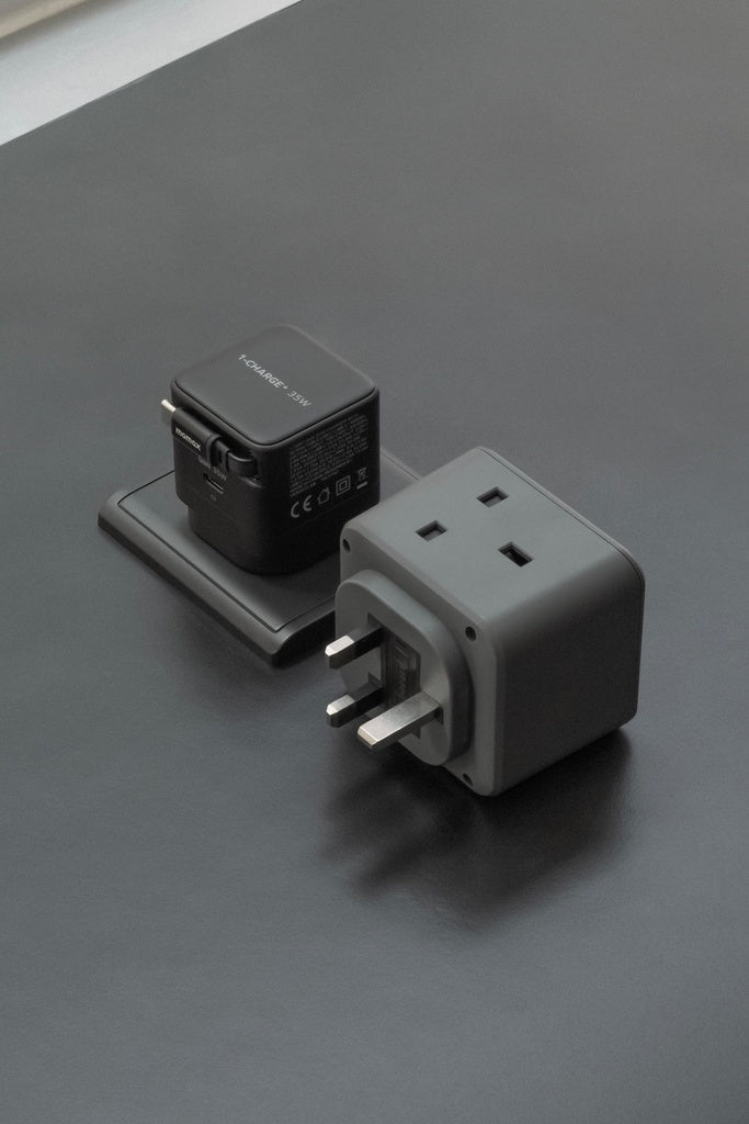 MOMAX 1-CHARGE 65W GAN 1 PORT CHARGER WITH BUILT-IN USB-C CABLE