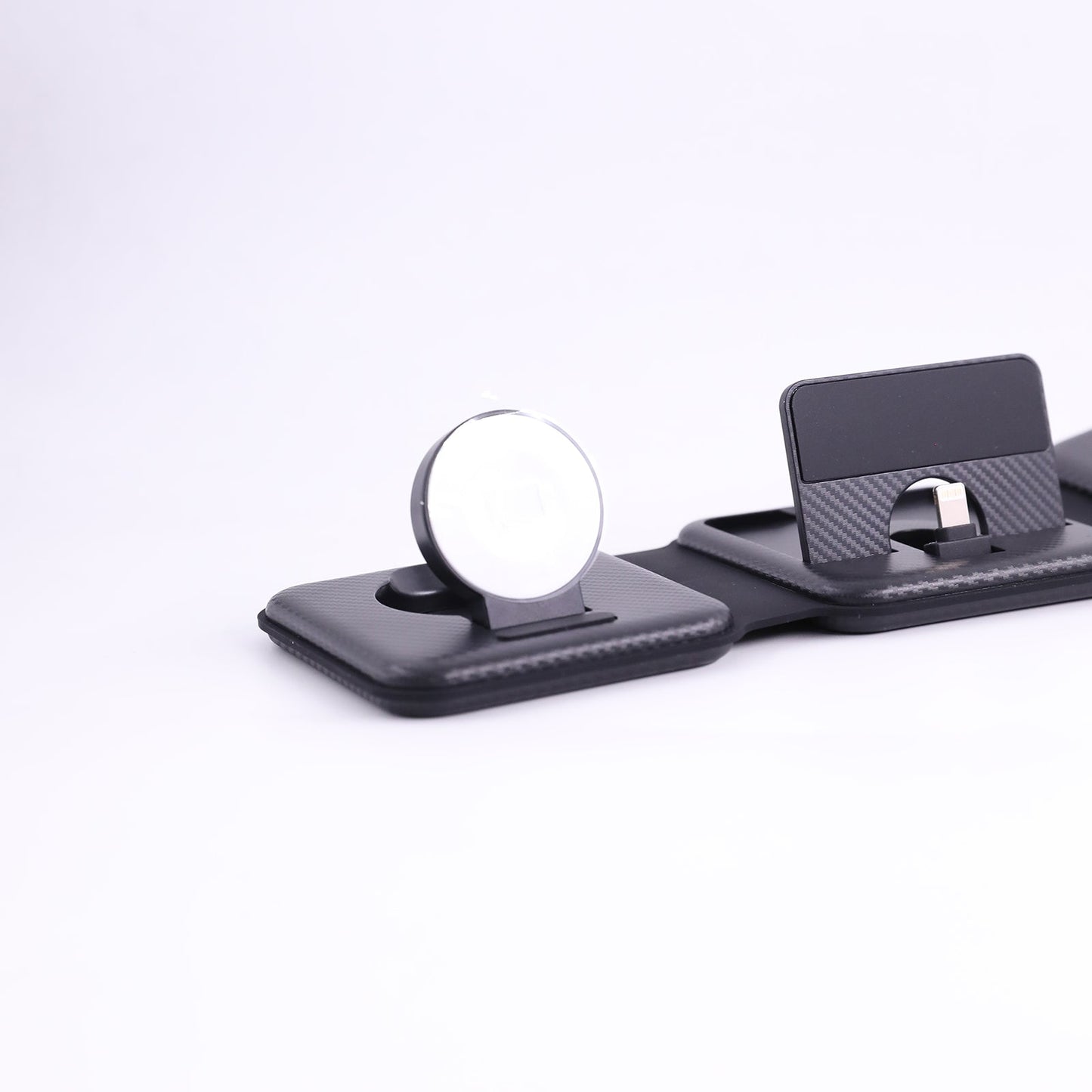 Magnetic Foldable Wireless Charging Station 3-1 (lightning)